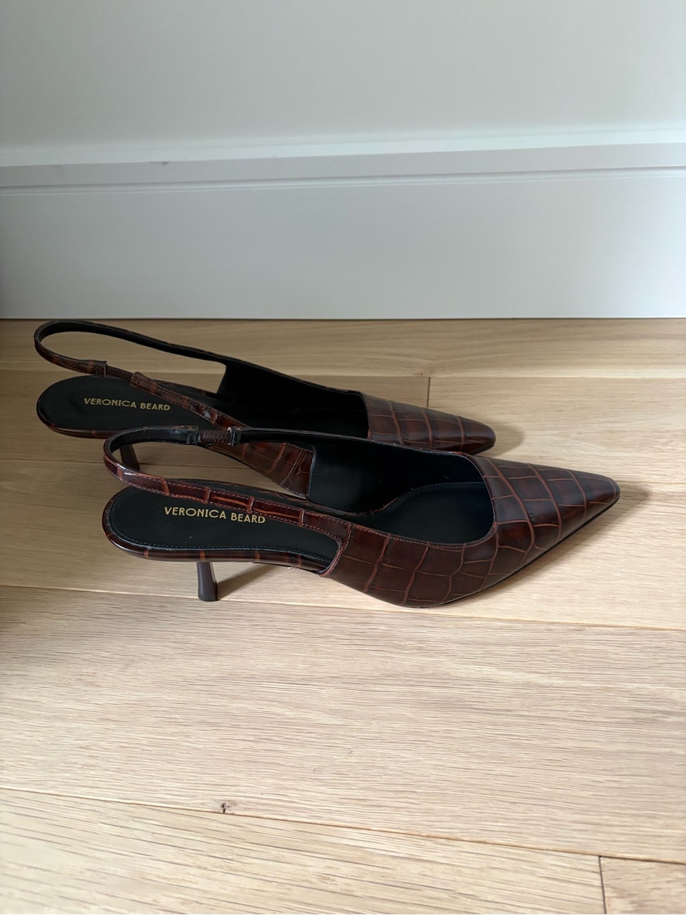 Veronica Beard Cashel Slingback Pointed Toe Kitten Heel Pump - Picture 2 of 7